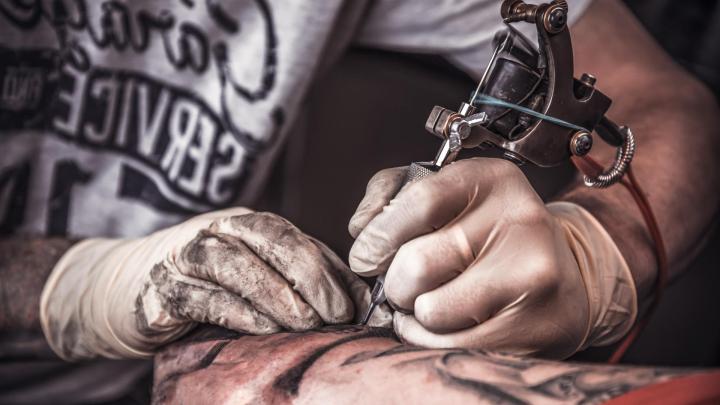 Embellissement de tatouage à Louviers